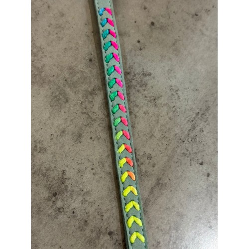 Ошейник для собак прошит разноцветной косичкой, голубой