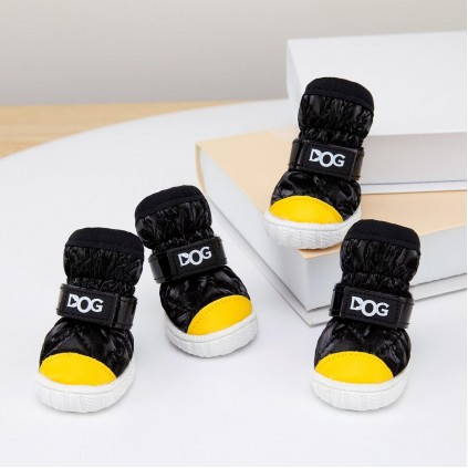Обувь для собак DOG на плотной подошве, лаковая с желтым носком, черная