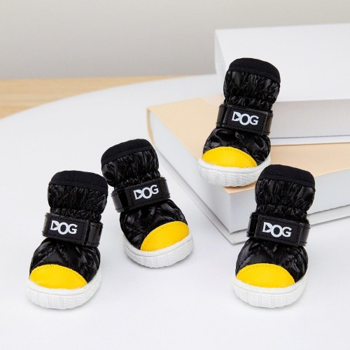 Обувь для собак DOG на плотной подошве, лаковая с желтым носком, черная