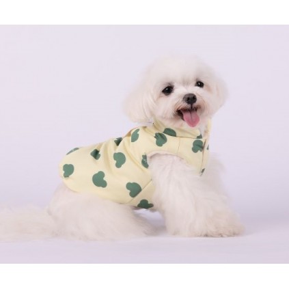 Зимовий жилет для собак Cheepet на плюші, малюнок із зеленими серцями, жовтий