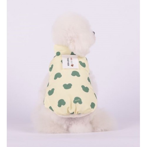 Зимняя жилетка для собак Cheepet на плюше, рисунок с зелеными сердцами, желтая