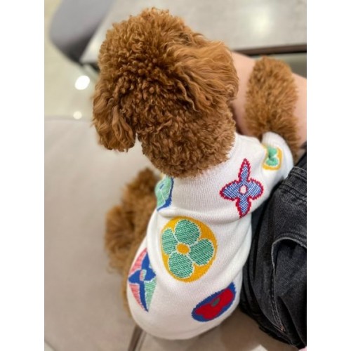 Брендовый свитер для собак LV с цветными значками на спинке, белый