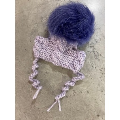 Шапка для собак ручної в\'язки "Косичка" з натуральним фіолетовим бубоном, фіолетова