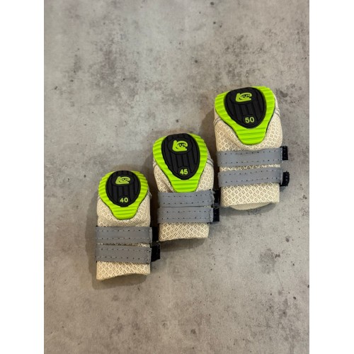 Ботинки для больших и мелких собак на липучке, на плотной резиновой подошве, белые