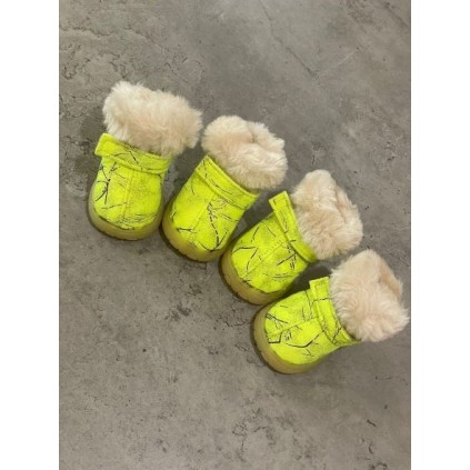 Зимние ботинки для собак Multibrand замшевые с плотной подошвой на липучке, желтого цвета