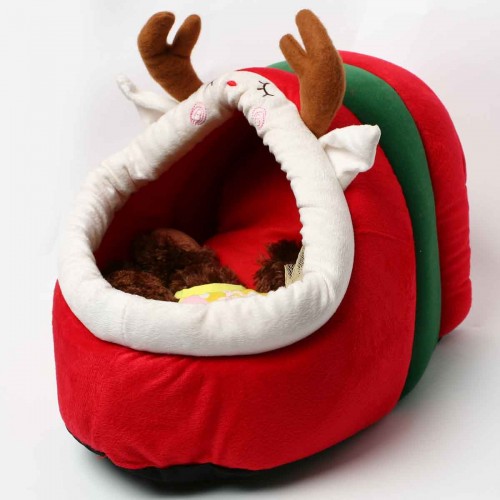 Домик плюшевый для для собак и кошек в виде новогоднего оленя с горами красного цвета