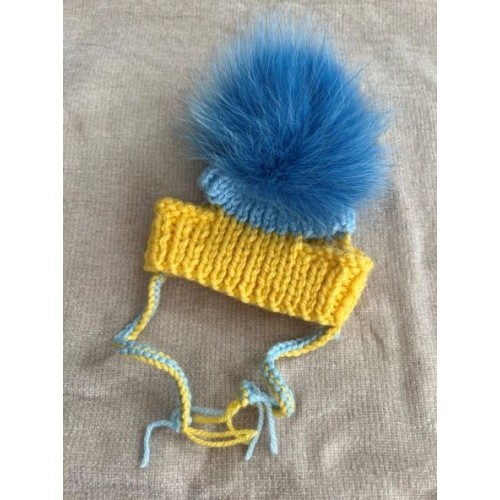 Шапка для собак ручной вязки Украина без подворота, голубой натуральный мех, желто-голубая