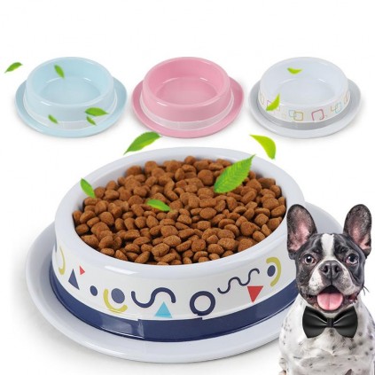 Миска пластиковая для плоскомордых собак Multibrand "Шляпа" с ободком, разноцветная 14,5*4,5см