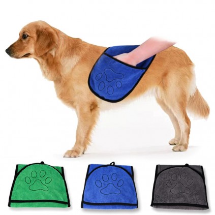 Полтотенце для собак Multibrand с карманами для рук, принт лапка, зеленый