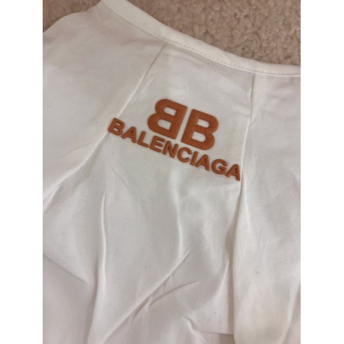 Брендовая футболка для собак Balenciaga с малинововым логотипом на спинке, белая , фото 3 Брендовая футболка для собак Balenciaga с малинововым логотипом на спинке, белая