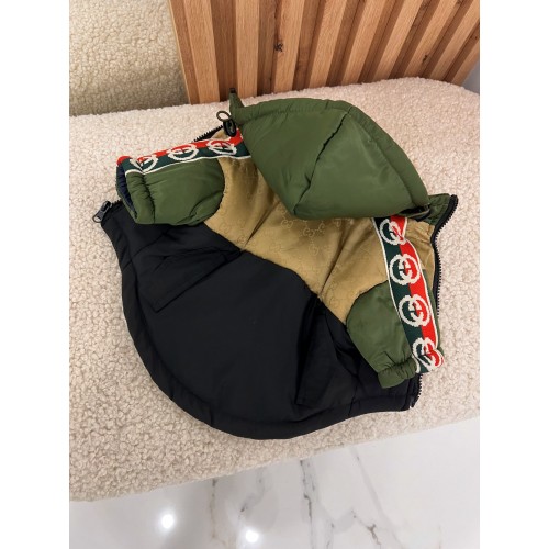 Брендовая зимняя куртка для собак GUCCI с капюшоном на змейке, зеленая