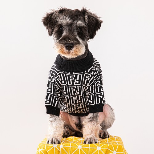 Брендовый свитер для собак FENDI с белым фоном и значками бренда, черный