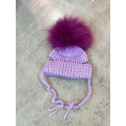 Шапка для собак ручної в\'язки з підворотом, з натуральним бордовим бубоном, фіолетова