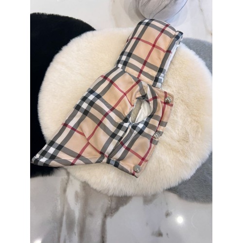 Брендова зимова жилетка для собак BURBERRY з капюшоном, на кнопках, бежева