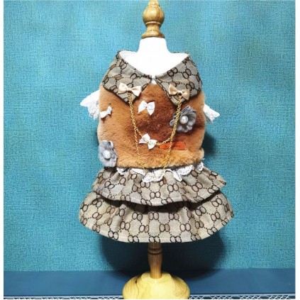 Брендова сукня для собак зимова з хутряним монто, прикрашена намистинами та камінням коричневого кольору