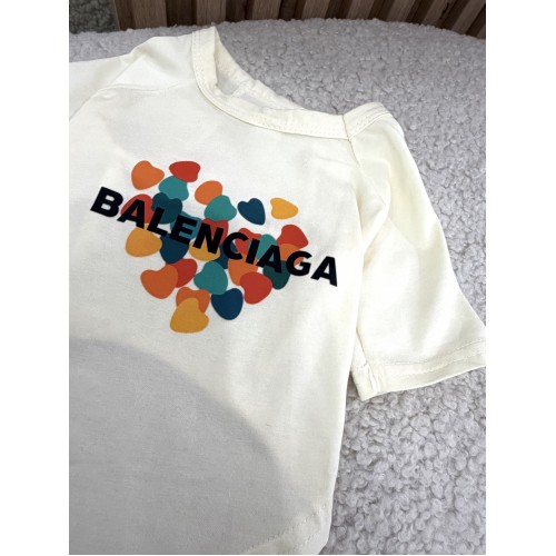 Брендовая футболка для собак Balenciaga Hearts cream | Стильная бежевая одежда для питомцев