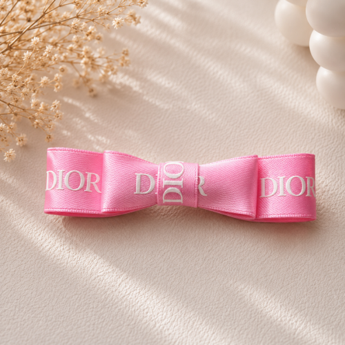 Розовая заколка-бант Dior для собак | Элегантный аксессуар для груминга и фотосессий | Украшение для длинной шерсти