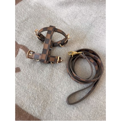 Брендовая шлея и поводок для собак LOUIS VUITTON расцветка в квадраты,  коричневая