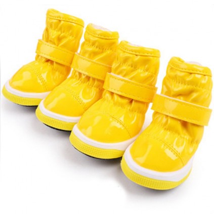 Зимние лаковые ботинки для собак с мехом, с липучкой на плотной подошве желтого цвета