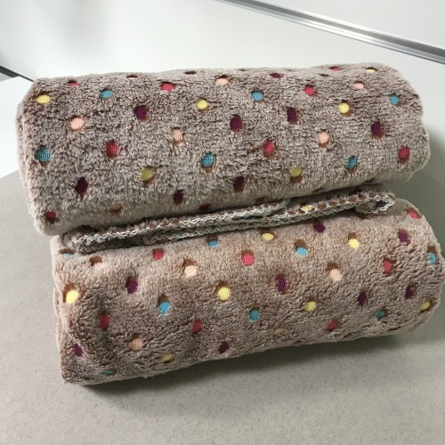 Плед для собак и кошек Elite плюшевый с мелкими горошками розового цвета 70*100см