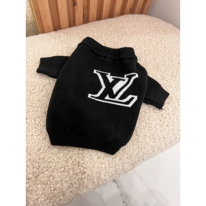 Брендовый свитер для собак Louis Vuitton однотонный с широкой голровиной и логотипом на спинке и грудке, черный