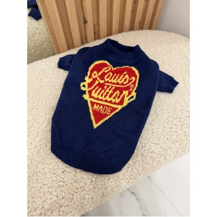 Брендовий светр для собак LV з червоним серцем, синій