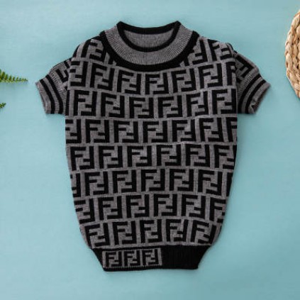 Брендовий светр для собак FENDI c сірими смугами по краях та літерами F на принті, чорний