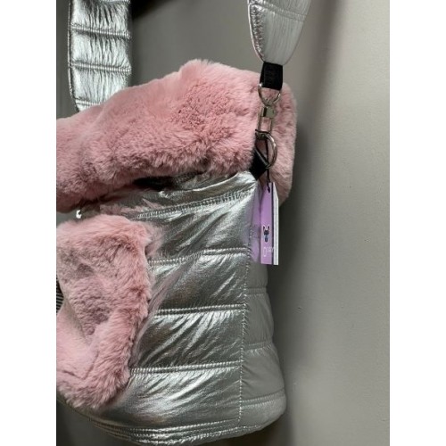 Сумка-переноска для собак на плечо MARALIS зимняя, с наружным карманом, серебрянная с розовым мехом