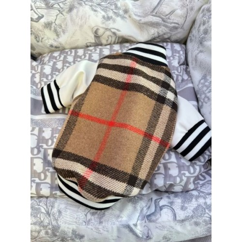 Брендовый бомпер для собак BURBERRY с кожанными рукавами на шелковой подкладке, бежевый , фото 2 Брендовый бомпер для собак BURBERRY с кожанными рукавами на шелковой подкладке, бежевый