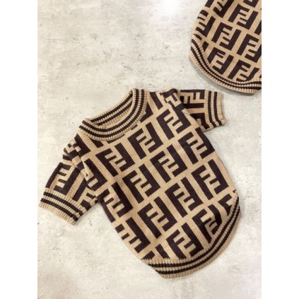Брендовый свитер для собак FENDI с логотипами на спинке и полосами на шее и рукавах, коричневый