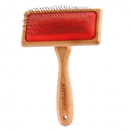 Пуходерка для вичісування шерсті собак та кішок ARTERO Julset M Nature Collection 11x6x2 см дерев\'яна ручка, із захистом на зубцях, зубці 20мм