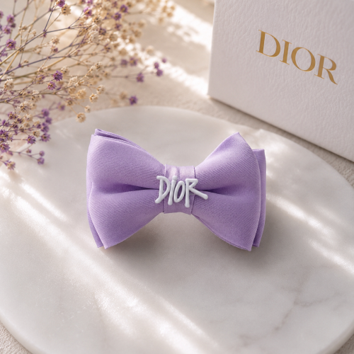 Сиреневая заколка-бант Dior для собак | Элегантный аксессуар для груминга и фотосессий | Украшение для длинной шерсти