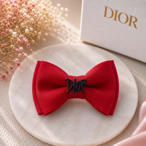 Червона шпилька-бант Dior для собак | Яскравий аксесуар для грумінгу та фотосесій | Прикраса для довгої вовни