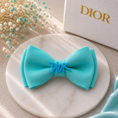 Бірюзова шпилька-бант Dior для собак | Ніжний аксесуар для грумінгу та фотосесій | Прикраса для довгої вовни
