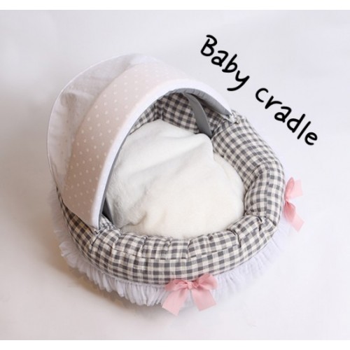 Лежанка люлька для собак Boris House Baby Cradle с плюшевым мартрасом белого цвета в клеточку