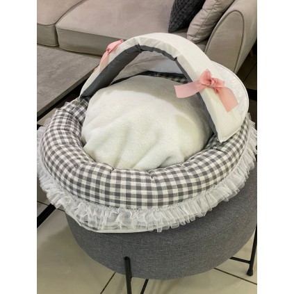 Лежанка люлька для собак Boris House Baby Cradle з плюшевим мартрасом білого кольору в клітину